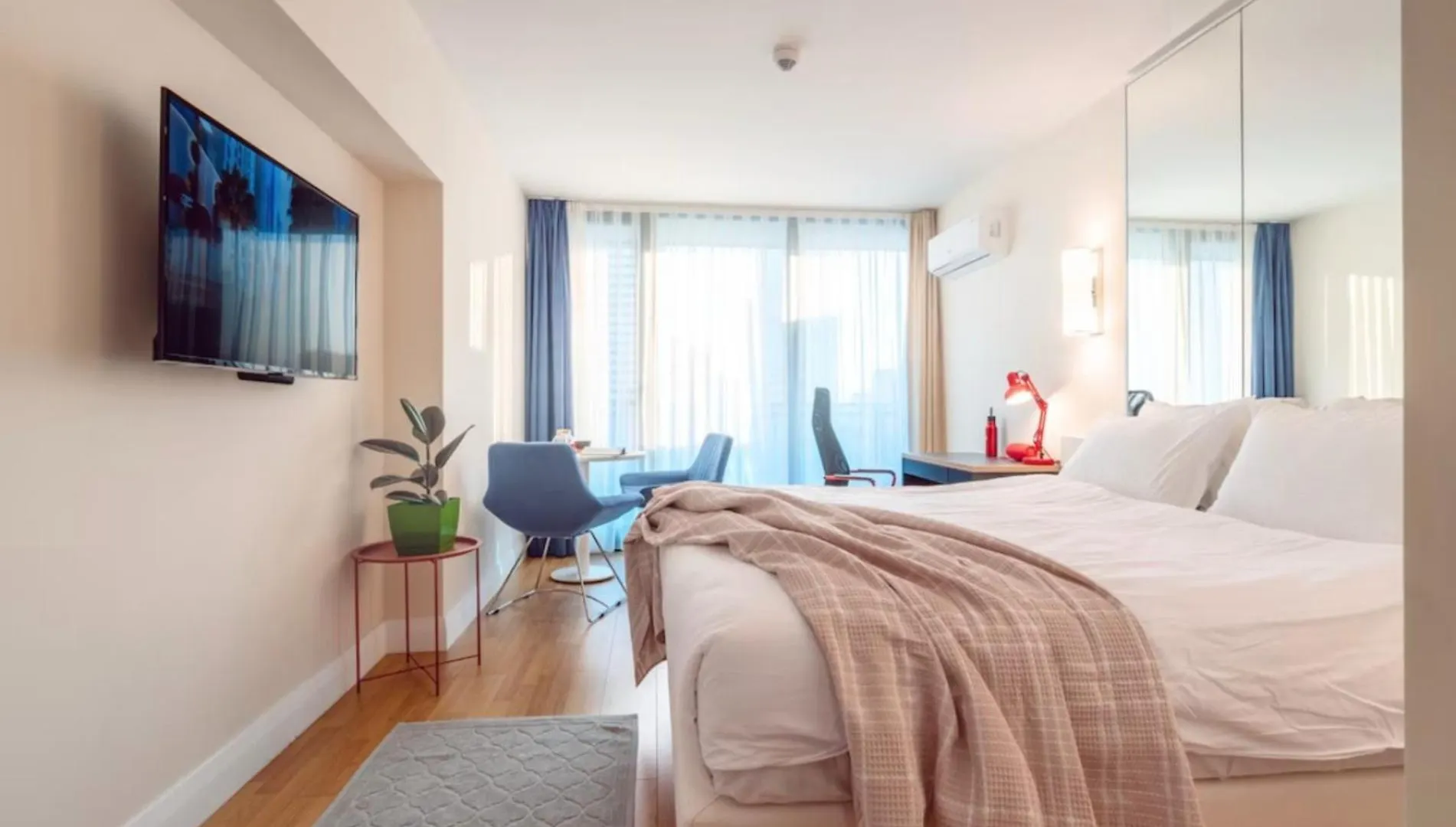 Panorama Suites - City Center & Sea View Batumi 5*,