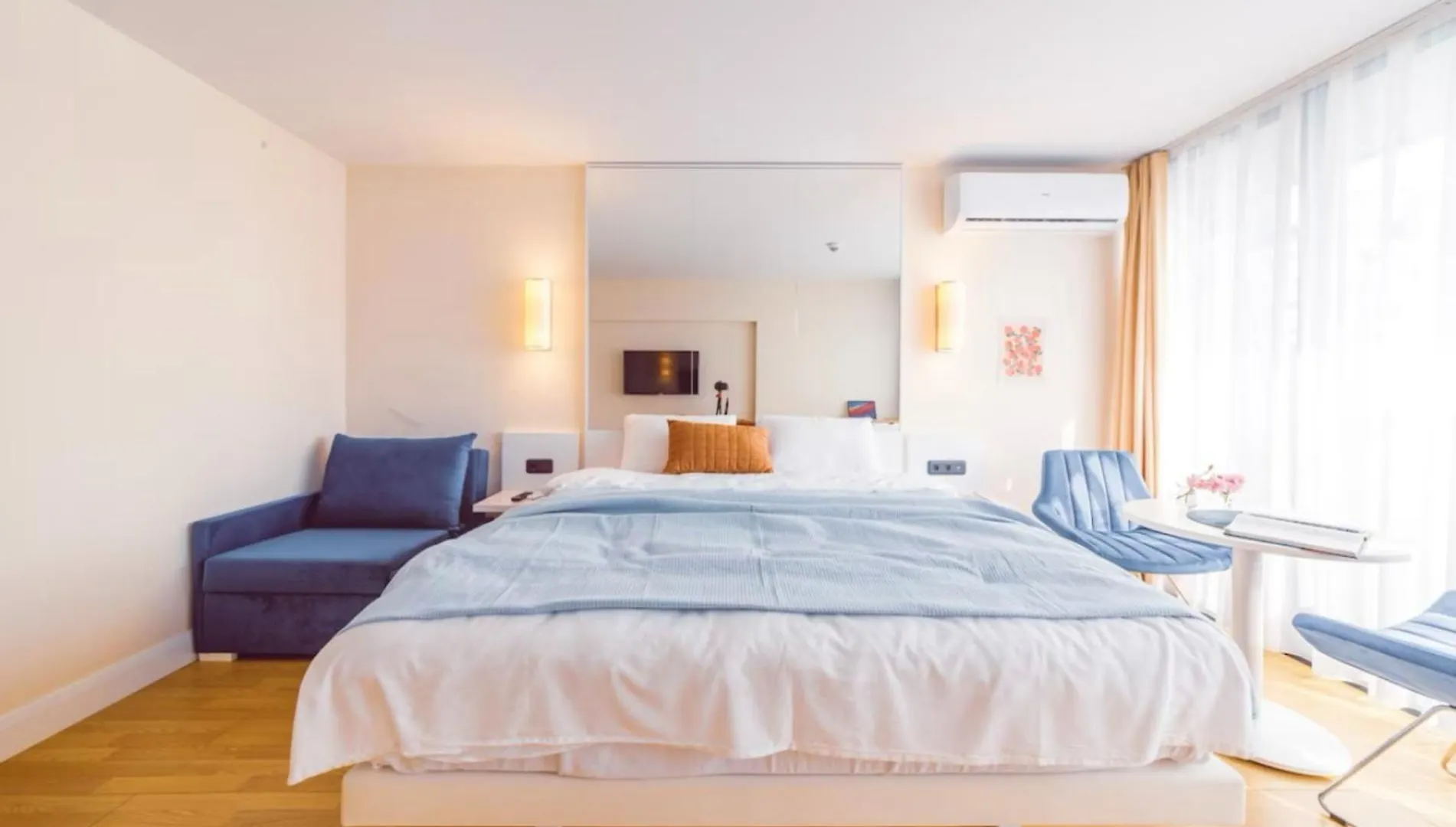 Panorama Suites - City Center & Sea View Batumi