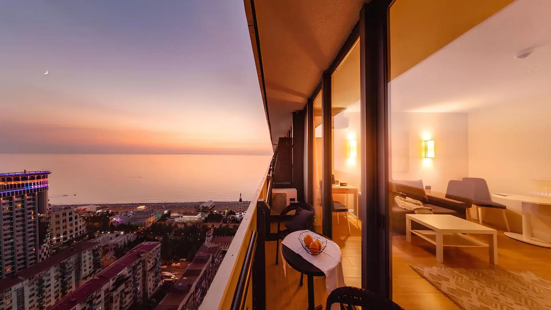 Hotel Panorama Suites - City Center & Sea View Batumi